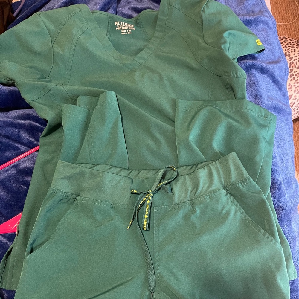 Med couture activate scrubs